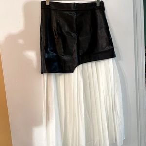 Mid length skirt